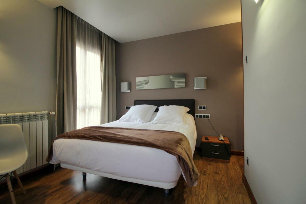 Hospedium Hotel La Casona Del Conde Noreña Eksteriør bilde