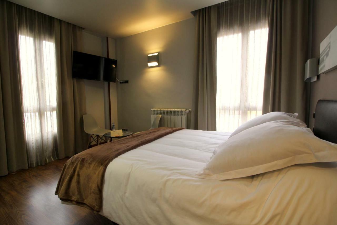 Hospedium Hotel La Casona Del Conde Noreña Eksteriør bilde