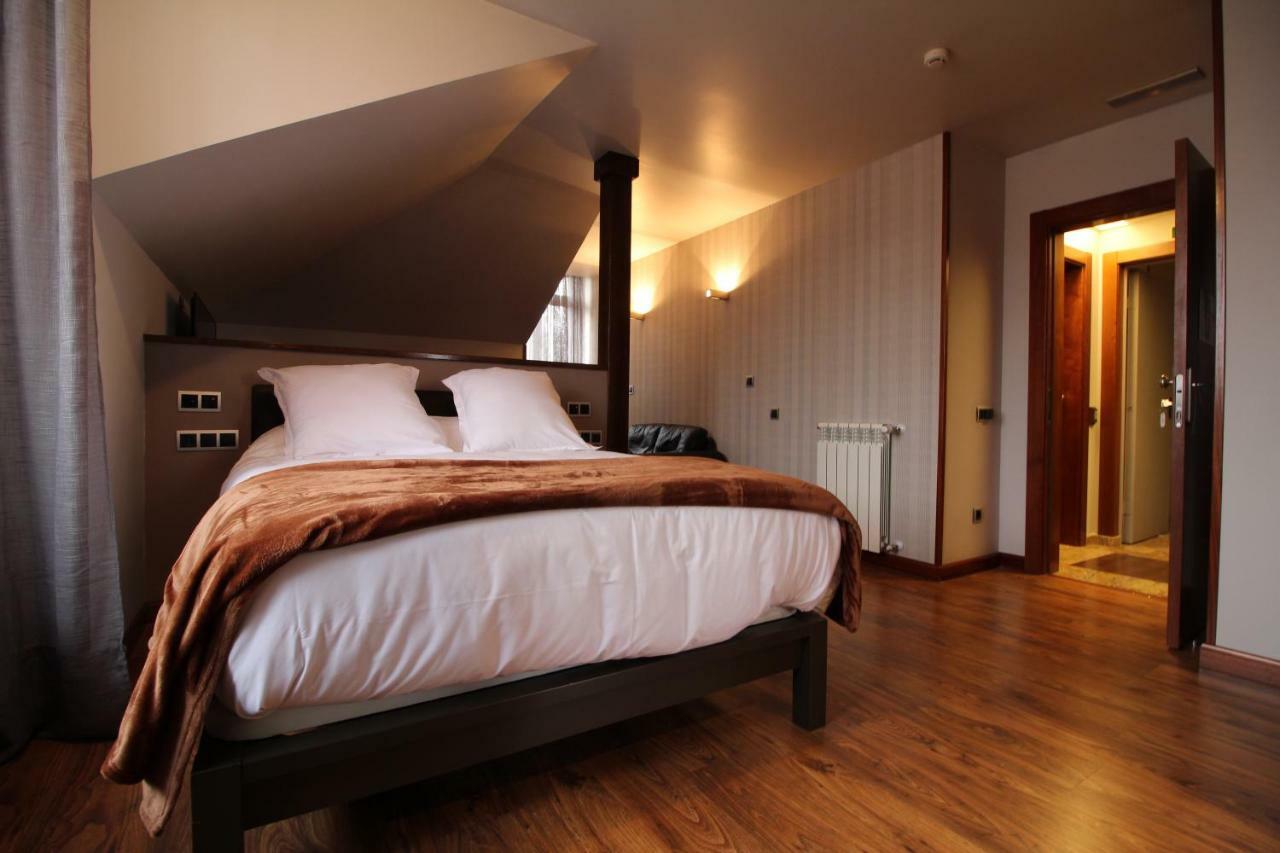 Hospedium Hotel La Casona Del Conde Noreña Eksteriør bilde