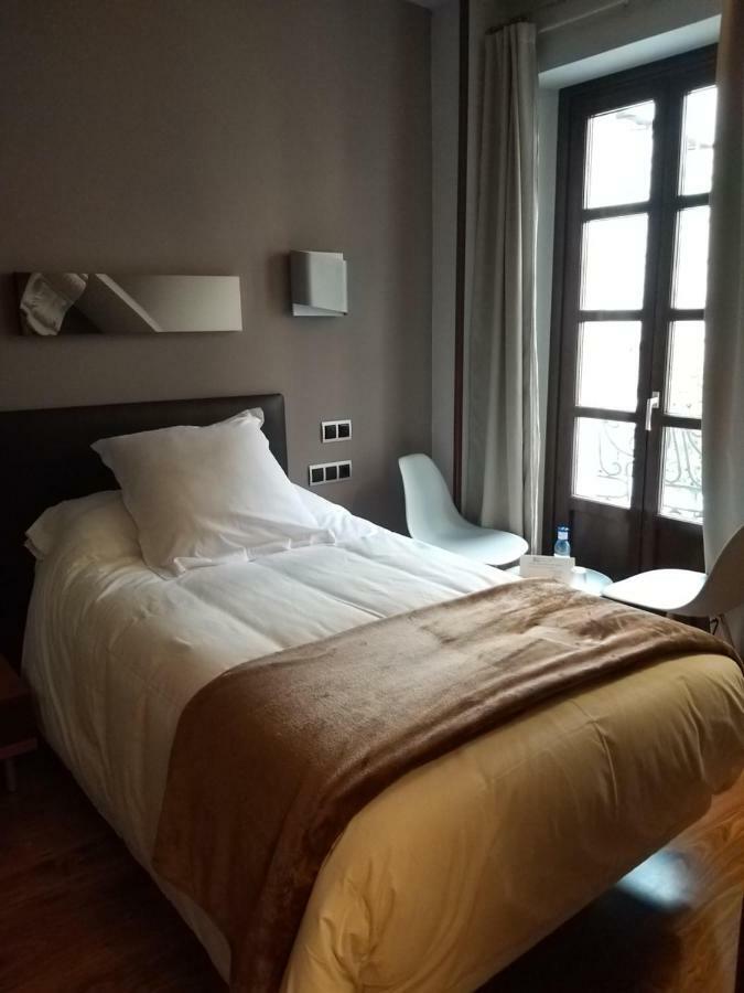 Hospedium Hotel La Casona Del Conde Noreña Eksteriør bilde