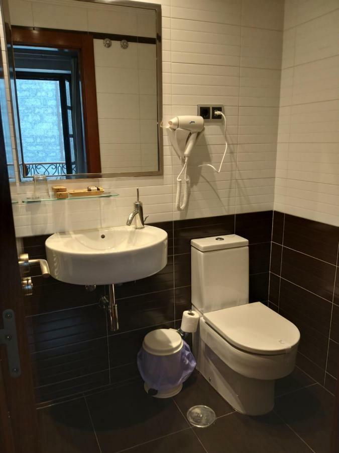 Hospedium Hotel La Casona Del Conde Noreña Eksteriør bilde